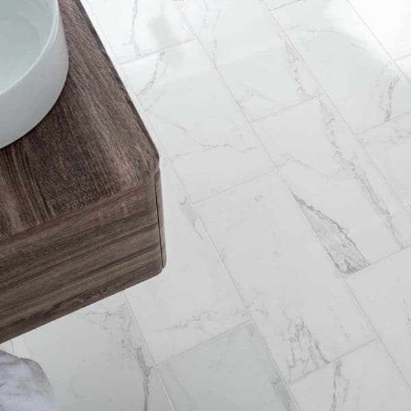 Palatina Gloss Porcelain Wall/Floor Tile 600 x 300 x 8mm x 1m2 in White or Gold
